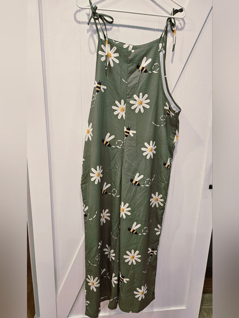 Shein Daisy & Bee Print Jumper